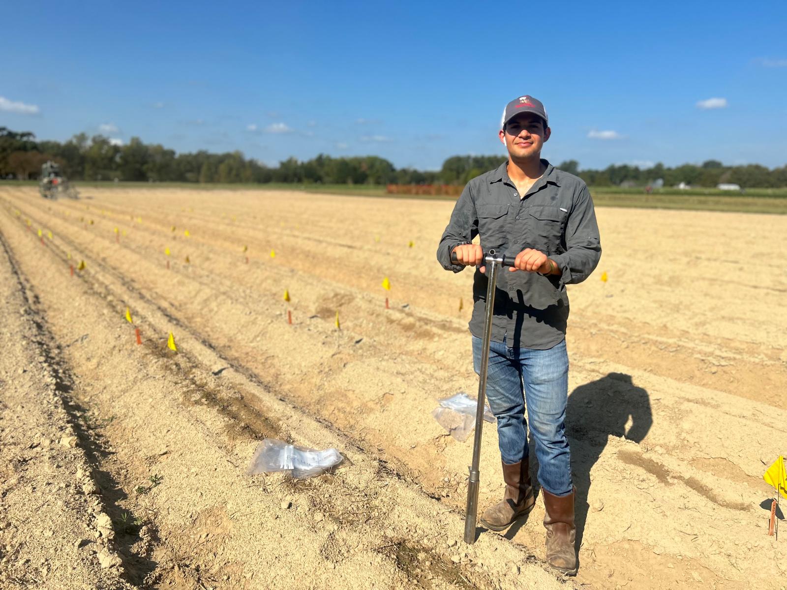 Daniel Leiva in field