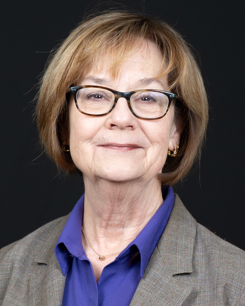 Headshot of Roxanne Dill