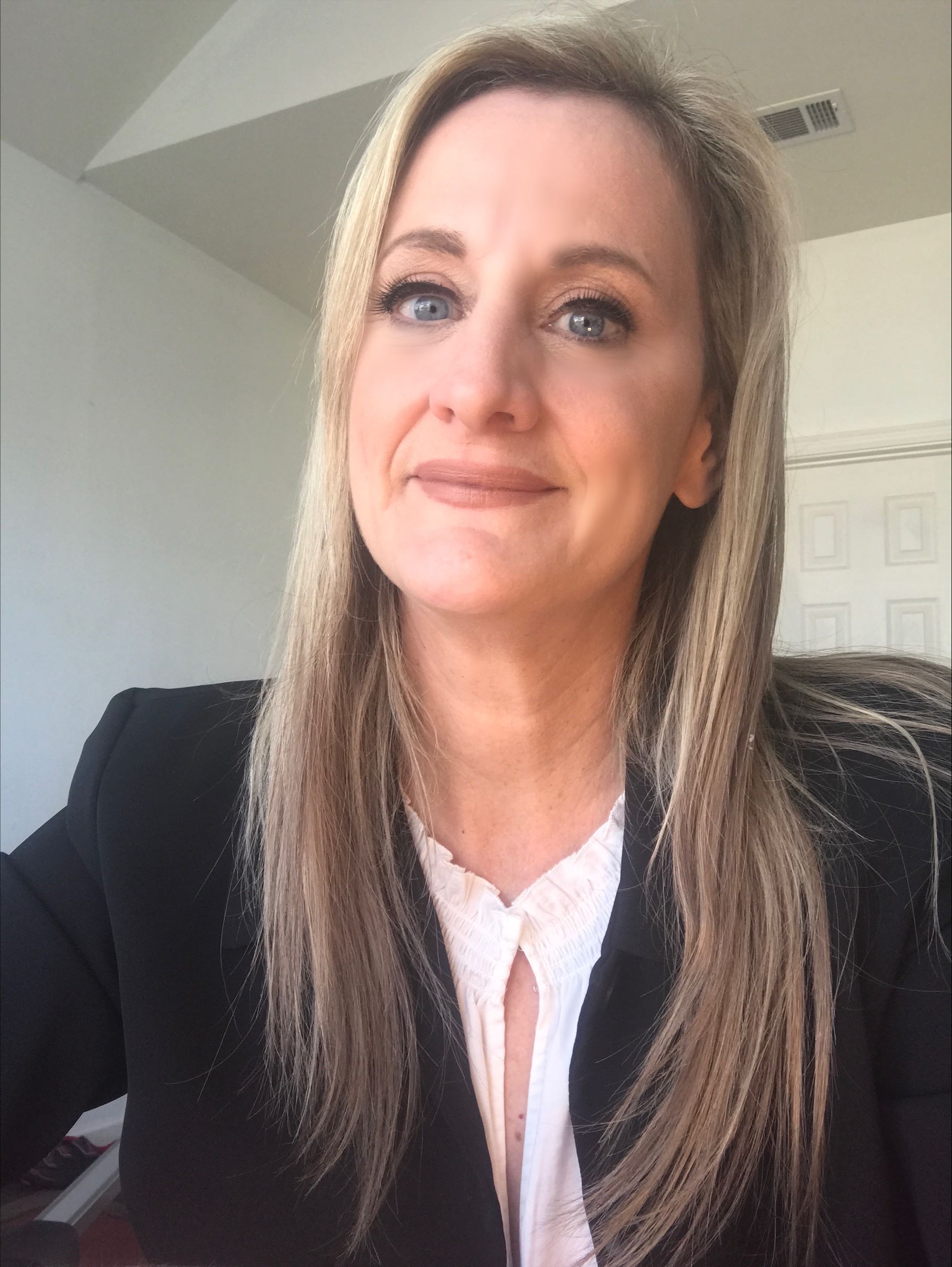 Kristen Healy headshot